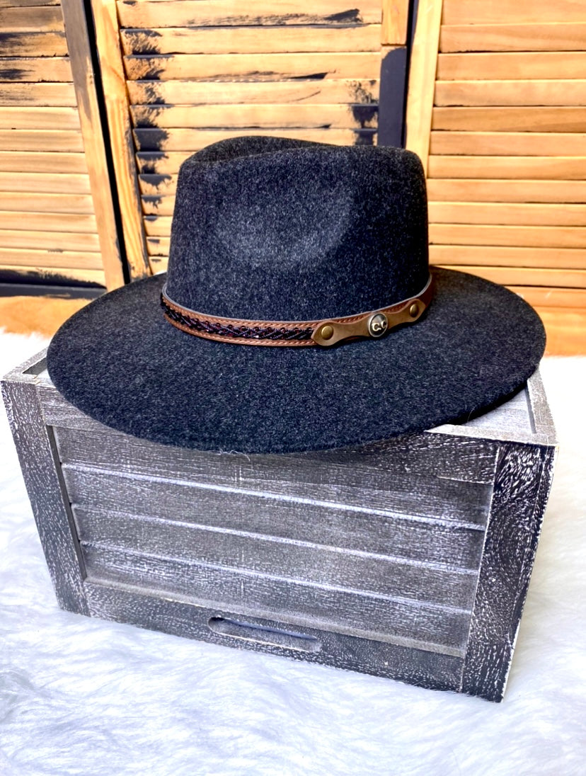 Kinley Hat in Black